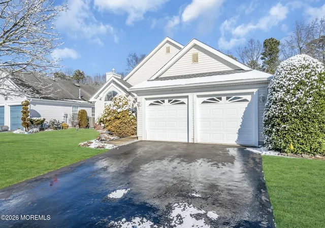 2nd image of 72 Rosewood Dr, Lakewood, NJ 08701 | MLS# 22602073