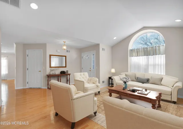 4th image of 72 Rosewood Dr, Lakewood, NJ 08701 | MLS# 22602073