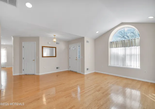 5th image of 72 Rosewood Dr, Lakewood, NJ 08701 | MLS# 22602073