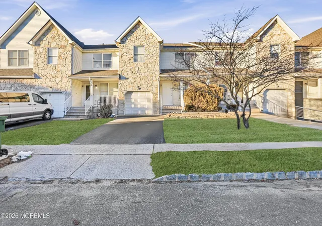 Homes for sale in Lakewood, NJ | 35 N Crest Pl, Lakewood, NJ 08701 | MLS# 22602586