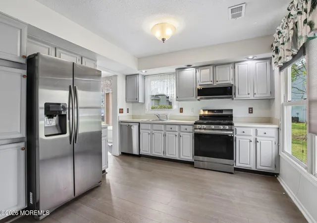 4th image of 107 Lloyd Ct #107, East Brunswick, NJ 08816 | MLS# 22603179