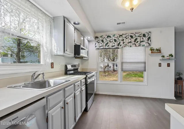 5th image of 107 Lloyd Ct #107, East Brunswick, NJ 08816 | MLS# 22603179