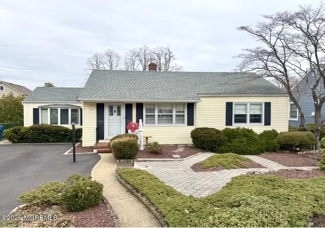 Homes for sale in Middletown, NJ | 17 Crestview Dr, Middletown, NJ 07748 | MLS# 22603893