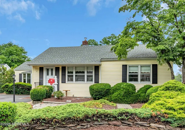Homes for sale in Middletown, NJ | 17 Crestview Dr, Middletown, NJ 07748 | MLS# 22603893