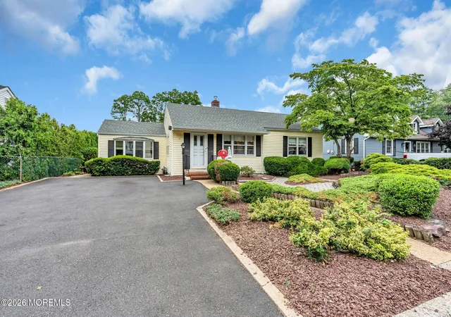 Homes for sale in Middletown, NJ | 17 Crestview Dr, Middletown, NJ 07748 | MLS# 22603893