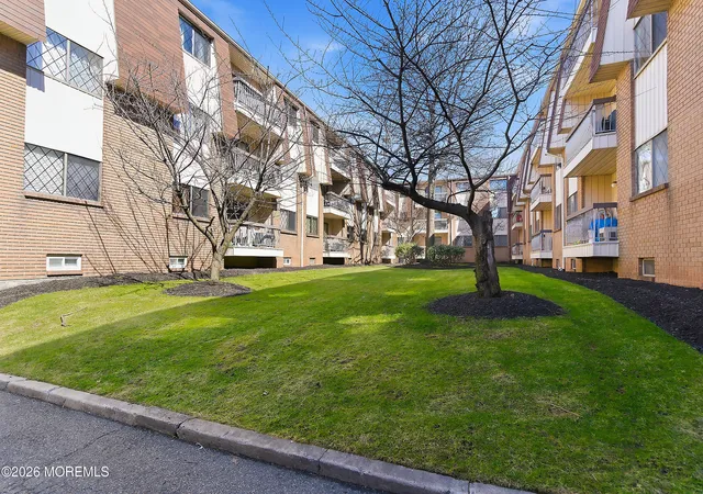 Homes for sale in Linden, NJ | 1190 W Saint Georges Ave, Linden, NJ 07036
