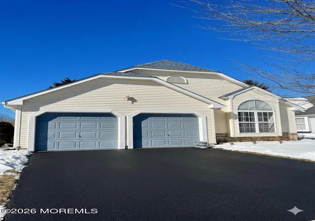 Photo 2 of Single family home for sale at 2692 Rockport Ln, Toms River, NJ 08755 | MLS# 22610478 | Listing updated on 2026-09-10