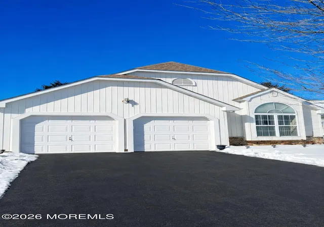 Photo 3 of Single family home for sale at 2692 Rockport Ln, Toms River, NJ 08755 | MLS# 22610478 | Listing updated on 2026-09-10