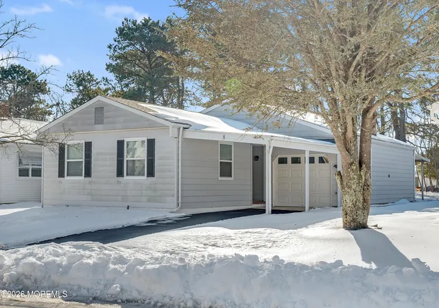 Homes for sale in Toms River, NJ | 8 Gorginio Dr, Toms River, NJ 08757 | MLS# 22605037