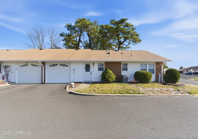 2nd image of 1015 Aberdeen Dr #A, Lakewood, NJ 08701 | MLS# 22605041