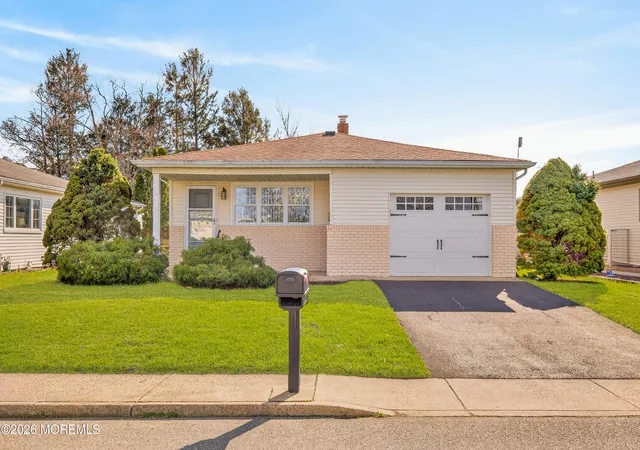 Photo 3 of Sale Pending at 241 Charlotteville Dr N, Toms River, NJ 08757 | MLS# 22605599 | Listing updated on 2026-09-05