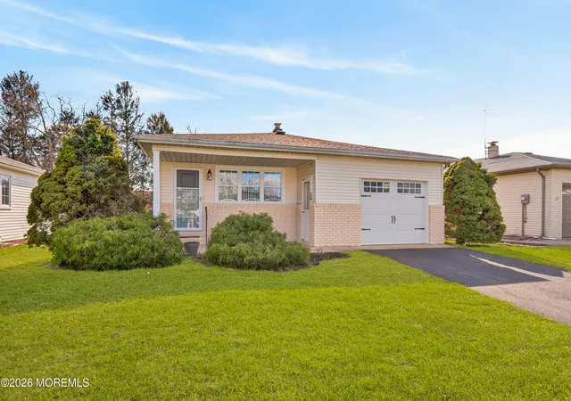 Photo 3 of Sale Pending at 241 Charlotteville Dr N, Toms River, NJ 08757 | MLS# 22605599 | Listing updated on 2026-09-05