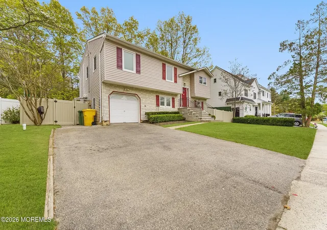 Homes for sale in Lakewood, NJ | 869 Hearthstone Dr, Lakewood, NJ 08701 | MLS# 22612350