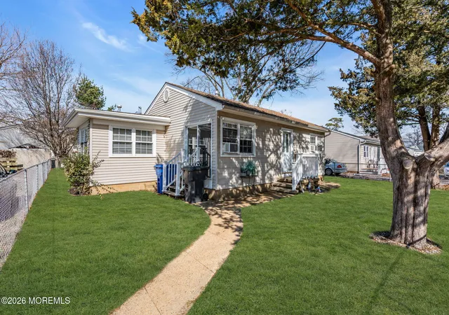 5th image of 2 Castro Grove Dr, Toms River, NJ 08753 | MLS# 22607360