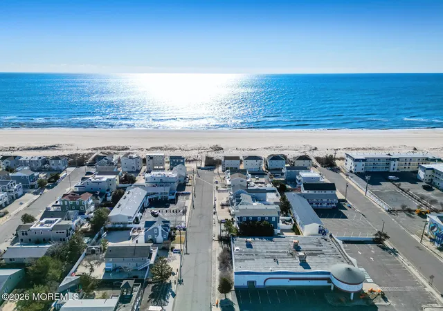 Photo 3 of Single Family Residence at 346 W 7th Street, Ship Bottom, NJ 08008 | MLS# 22608285 | | Sold on 2026-04-30