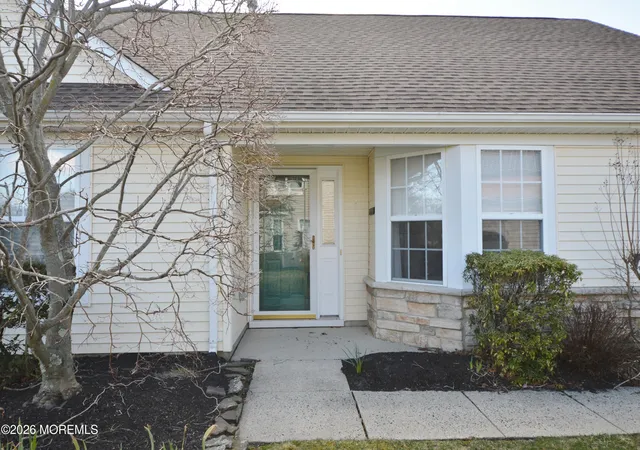 Photo 3 of Single family home for sale at 2531 Ridgemont Ct, Toms River, NJ 08755 | MLS# 22607417 | Listing updated on 2026-08-21