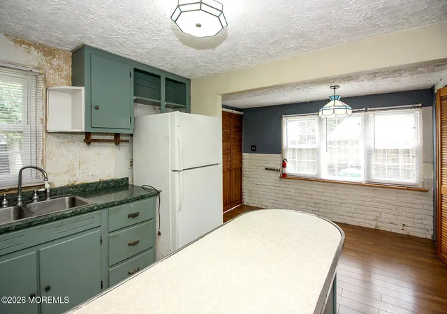 5th image of 410 Middle Ln, Howell, NJ 07731 | MLS# 22626347