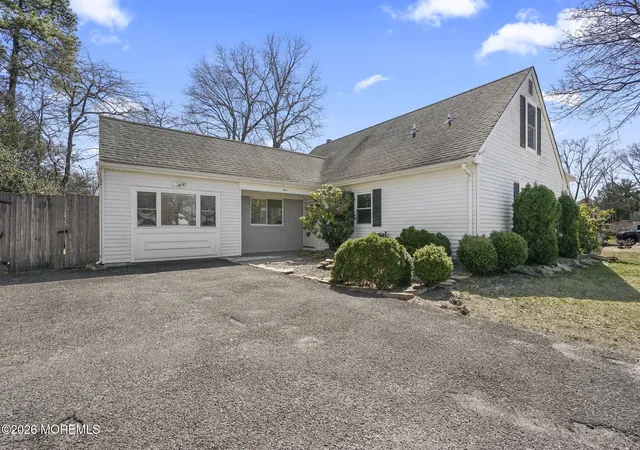 Homes for sale in Howell, NJ | 4 Winsted Dr, Howell, NJ 07731 | MLS# 22607903