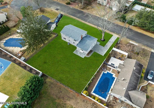 5th image of 1 Robin Dr, Oakhurst, NJ 07755 | MLS# 22607798