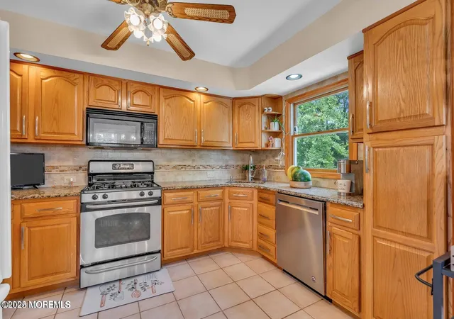 Photo 2 of Single family home for sale at 782 Bay Ave, Toms River, NJ 08753 | MLS# 22607805 | Listing updated on 2026-05-14