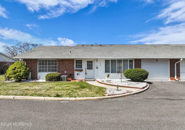 2nd image of 332 Canterbury Ct #B, Lakewood, NJ 08701 | MLS# 22608392