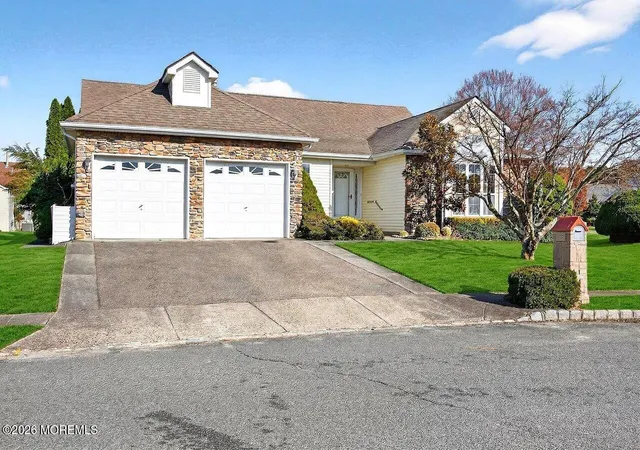 Homes for sale in Toms River, NJ | 5 Cordoba Ct, Toms River, NJ 08757 | MLS# 22608168