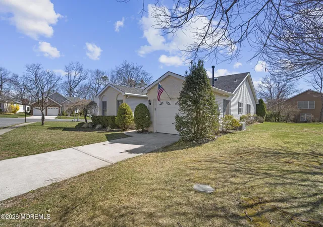 Homes for sale in Toms River, NJ | 1523 Heatherleaf Ln, Toms River, NJ 08755 | MLS# 22608370