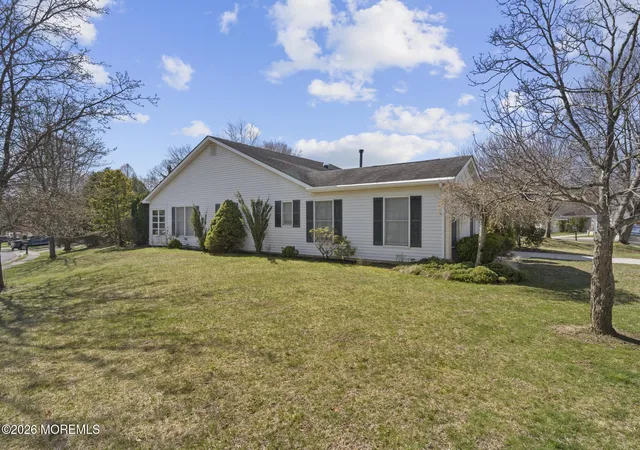 Homes for sale in Toms River, NJ | 1523 Heatherleaf Ln, Toms River, NJ 08755 | MLS# 22608370