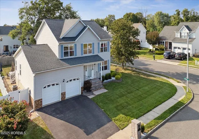 Photo 2 of Single family home for sale at 2 Higgins Ct, Howell, NJ 07731 | MLS# 22609853 | Listing updated on 2026-05-11