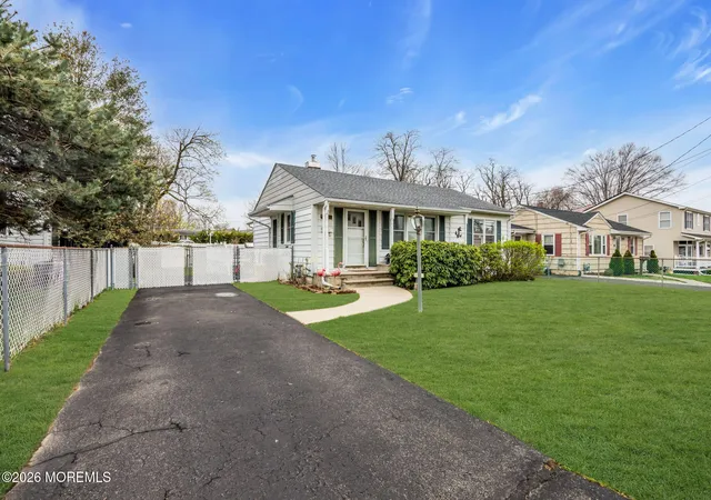 Photo 4 of Sale Pending at 9 Robertsville Rd, Freehold, NJ 07728 | MLS# 22608842 | Listing updated on 2026-05-21