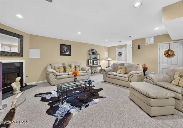 4th image of 14 Linda Ct, South Amboy, NJ 08879
