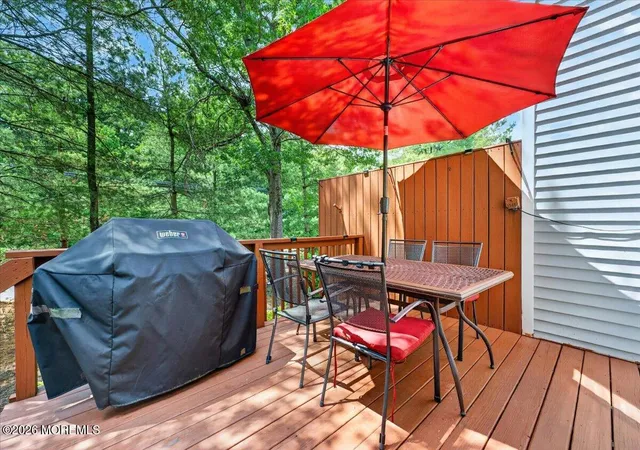5th image of 14 Linda Ct, South Amboy, NJ 08879
