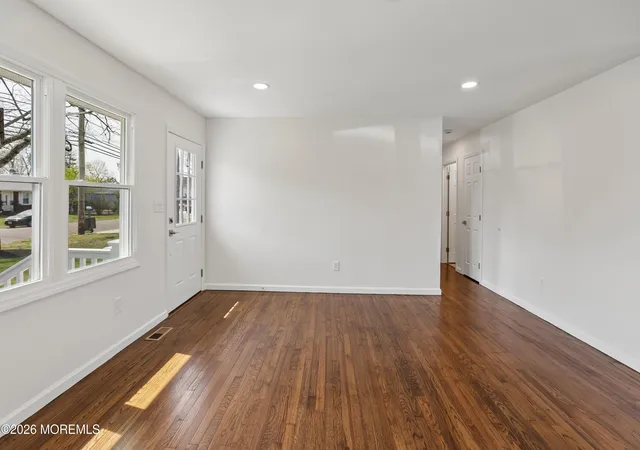 Homes for sale in Toms River, NJ | 28 Gem Ave, Toms River, NJ 08755 | MLS# 22609887