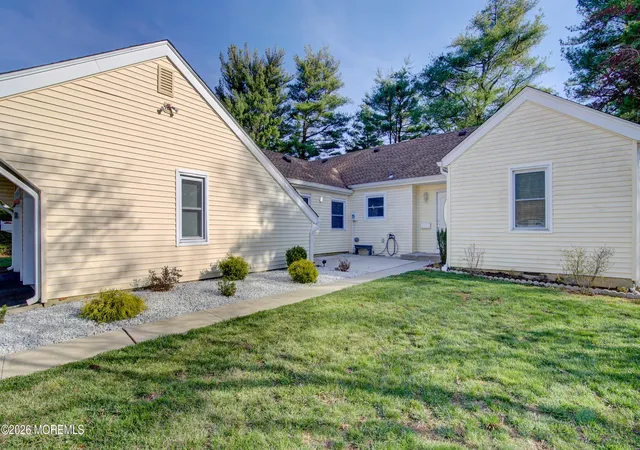 Homes for sale in Freehold, NJ | 10 Zacatin Rd #B, Freehold, NJ 07728 | MLS# 22610037