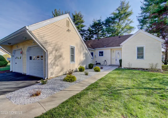 Homes for sale in Freehold, NJ | 10 Zacatin Rd #B, Freehold, NJ 07728 | MLS# 22610037