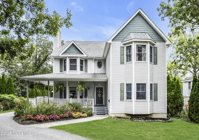 Photo 1 of Single family home for sale at 802 Washington St, Toms River, NJ 08753 | MLS# 22609455 | Listing updated on 2026-08-19