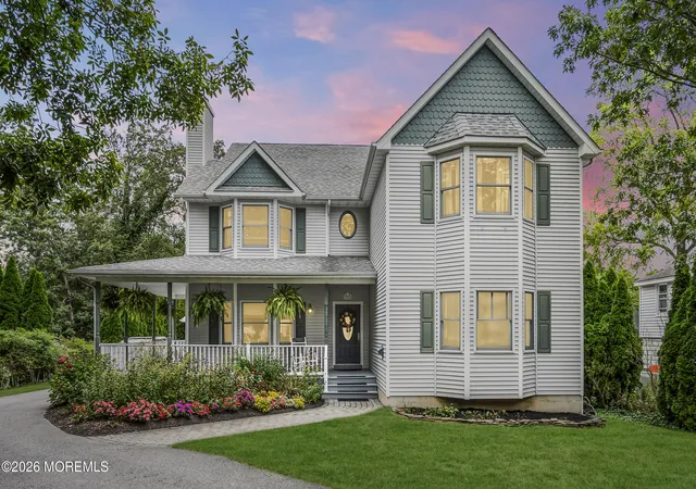 Photo 2 of Single family home for sale at 802 Washington St, Toms River, NJ 08753 | MLS# 22609455 | Listing updated on 2026-08-19