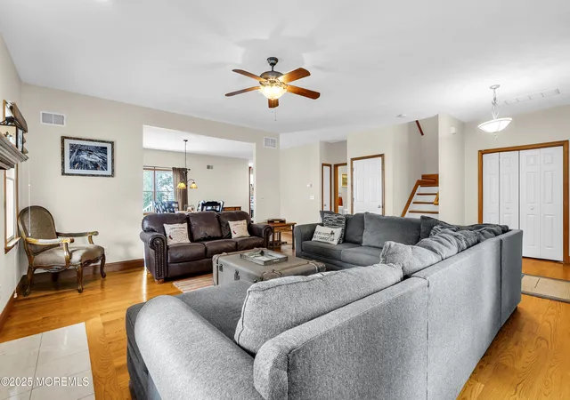 Photo 3 of Single family home for sale at 802 Washington St, Toms River, NJ 08753 | MLS# 22609455 | Listing updated on 2026-08-19