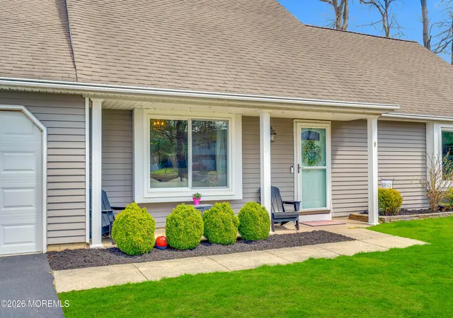 3rd image of 9 Lamp Post Ct, Howell, NJ 07731 | MLS# 22609845