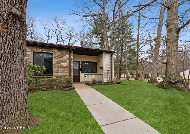 Homes for sale in Manalapan, NJ | 102 Arrowood Rd #B, Manalapan, NJ 07726 | MLS# 22609509