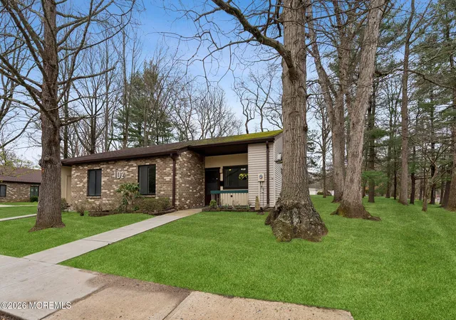 Homes for sale in Manalapan, NJ | 102 Arrowood Rd #B, Manalapan, NJ 07726 | MLS# 22609509