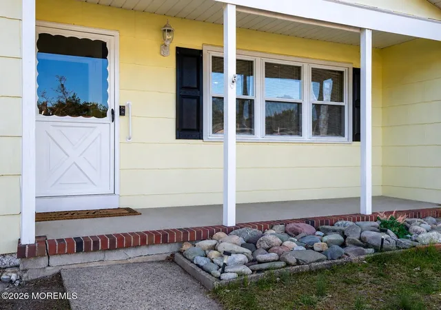 Photo 3 of Single family home for sale at 134 Georgetown Rd, Toms River, NJ 08757 | MLS# 22609626 | Listing updated on 2026-08-31