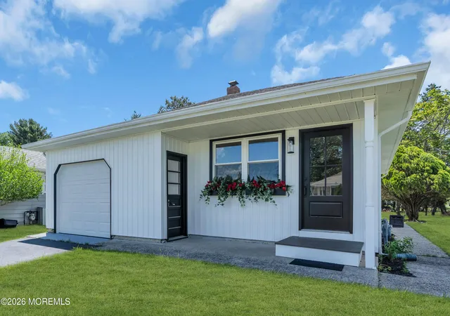 Homes for sale in Toms River, NJ | 404 Jamaica Blvd, Toms River, NJ 08757 | MLS# 22609734