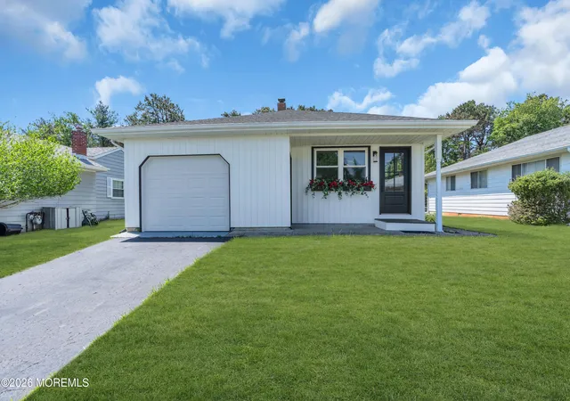 Homes for sale in Toms River, NJ | 404 Jamaica Blvd, Toms River, NJ 08757 | MLS# 22609734