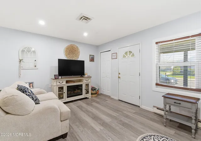 Homes for sale in Lakewood, NJ | 1018B Aberdeen Dr, Lakewood, NJ 08701 | MLS# 22609790
