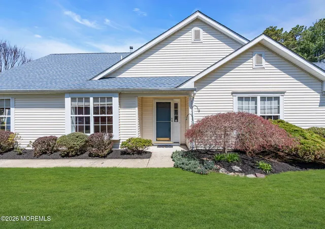 2nd image of 2621 Meadow Lake Dr, Toms River, NJ 08755 | MLS# 22609930