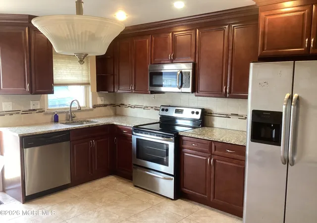 2nd image of 644 Plymouth Dr #B, Lakewood, NJ 08701 | MLS# 22610339