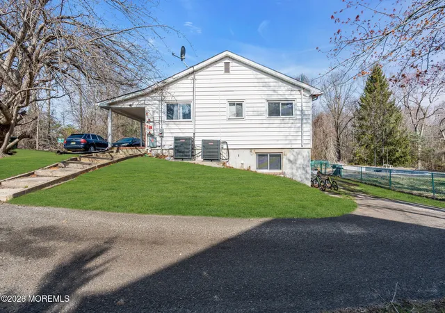 Photo 3 of Single family home for sale at 184 County Rd 520, Morganville, NJ 07751 | MLS# 22613207 | Listing updated on 2026-05-07