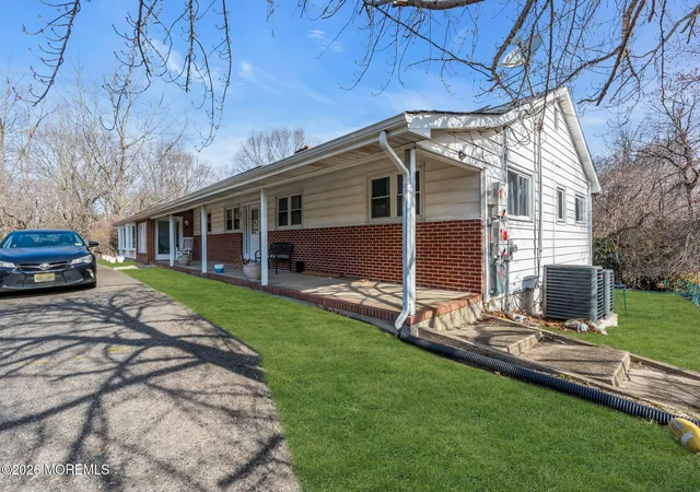 Photo 4 of Single family home for sale at 184 County Rd 520, Morganville, NJ 07751 | MLS# 22613207 | Listing updated on 2026-05-07