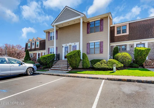 Listing Photo 2 - Condo for sale in building located at 53 Heritage Ln, Fords, NJ 08863 - Unit #
